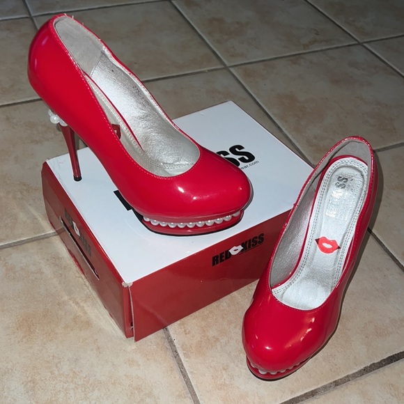Red Kiss Footwear Pearl Red Platform Heels size 10 - Picture 5 of 9